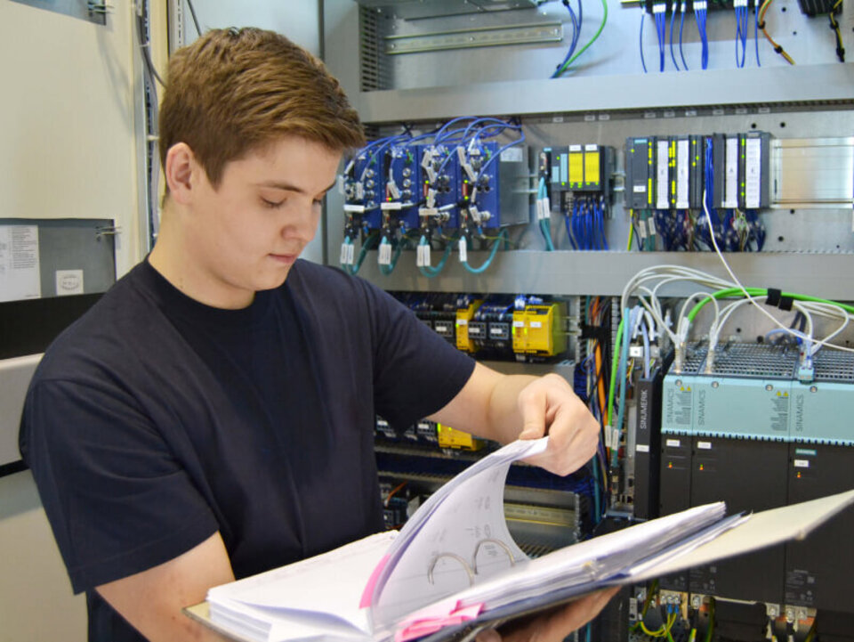Inspektion Ihrer Schleif-Maschinen mit Diskus Werke Schleiftechnik