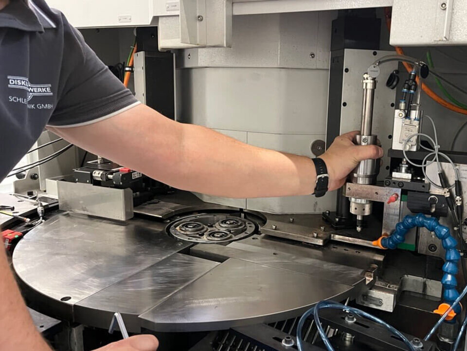 Mechanische Grundüberholung Ihrer Schleif-Maschinen mit Diskus Werke Schleiftechnik